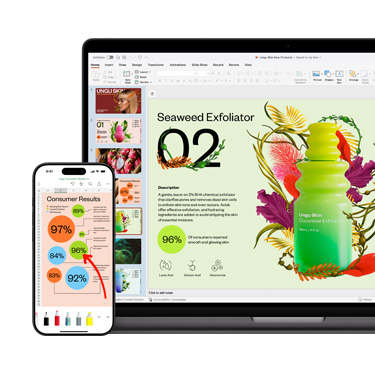 Widok z przodu na Maca i iPhone’a, które wyświetlają różne sekcje tej samej barwnej prezentacji poświęconej produktowi do pielęgnacji skóry.
