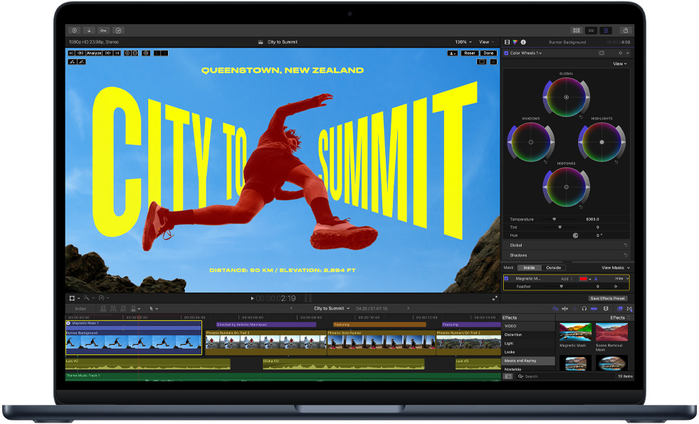Skærmen på MacBook Air viser en video, der bliver redigeret, for at demonstrere M5-chippens kapacitet